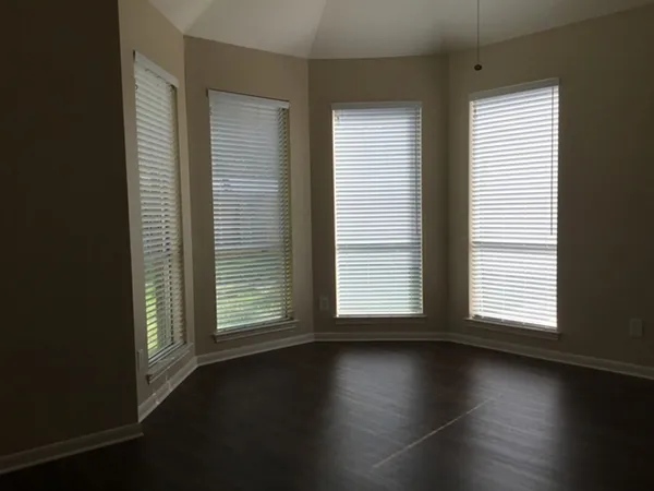 $3,150 | 141 South Laguna Pointe Drive, League City, TX 77573