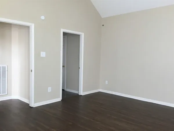 $3,150 | 141 South Laguna Pointe Drive, League City, TX 77573