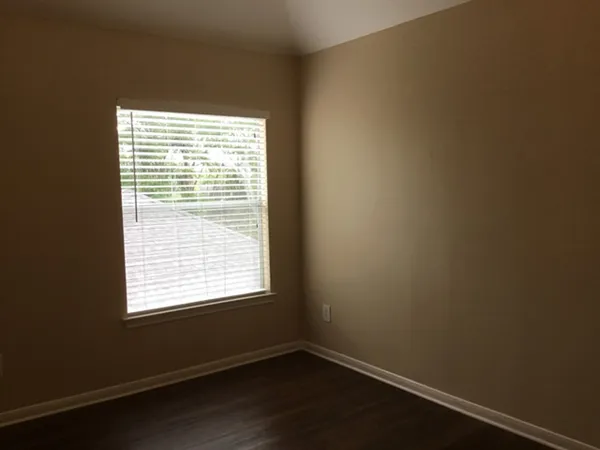 $3,150 | 141 South Laguna Pointe Drive, League City, TX 77573