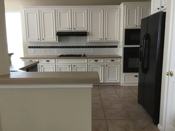 $3,150 | 141 South Laguna Pointe Drive, League City, TX 77573