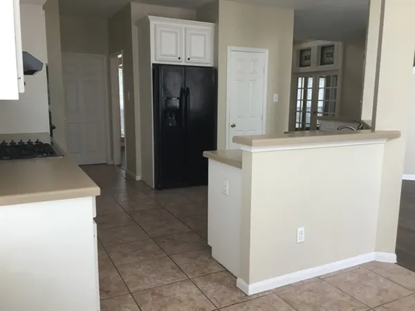 $3,150 | 141 South Laguna Pointe Drive, League City, TX 77573