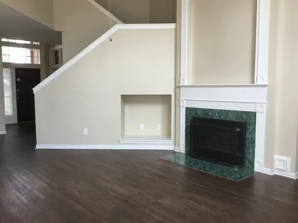 $3,150 | 141 South Laguna Pointe Drive, League City, TX 77573