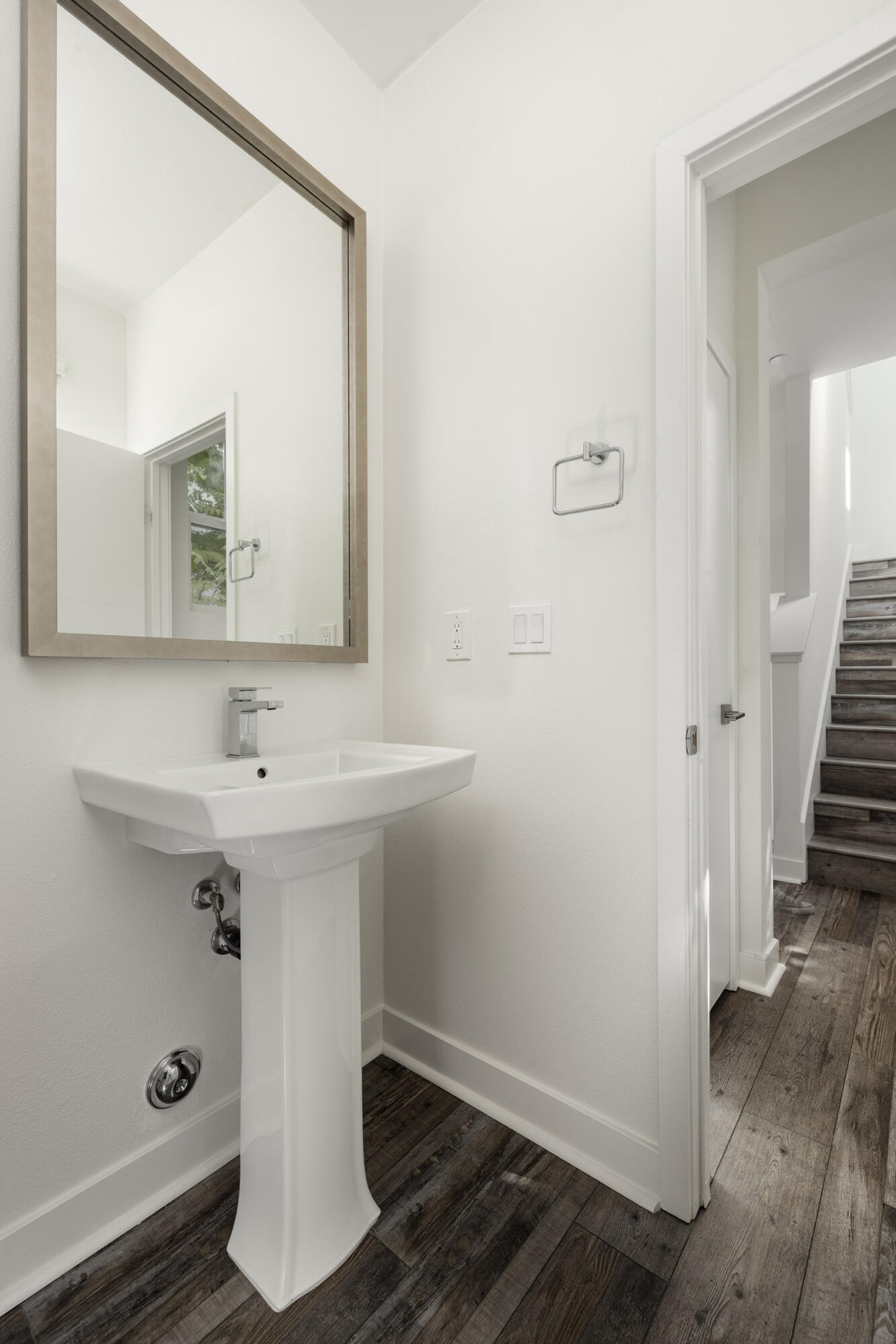 5685 Surfrider Way, Unit 105 Goleta, CA 93117 - Photo 17 of 29 Powder Room