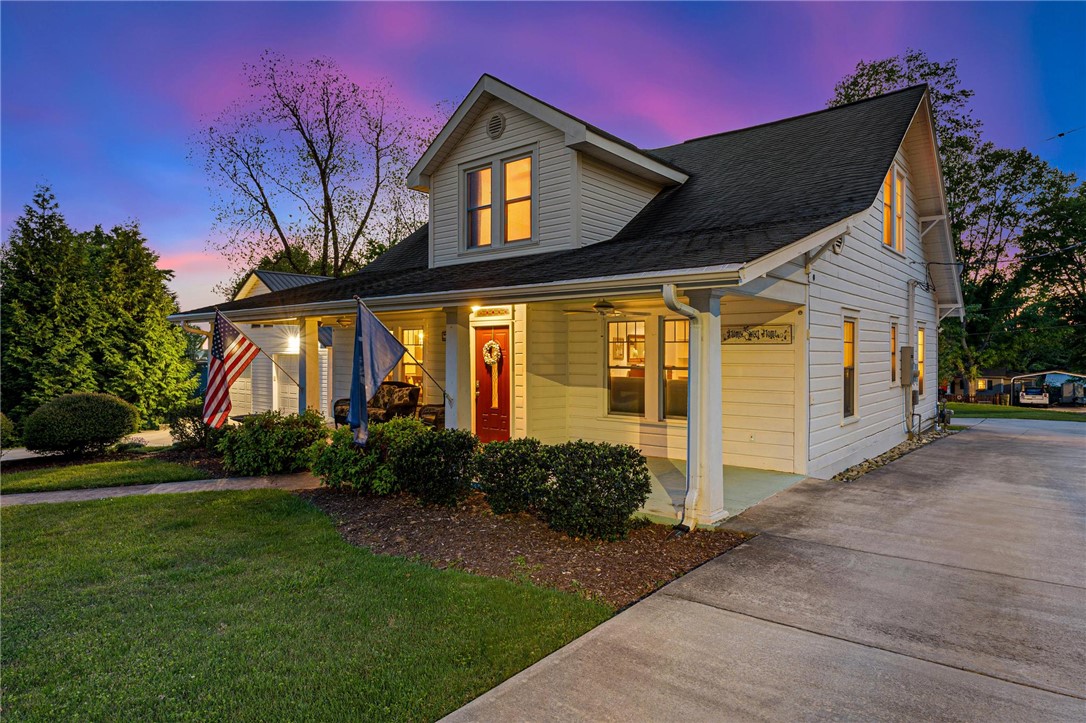 205 Harrison Avenue Walhalla, SC 29691 - Photo 3 of 50