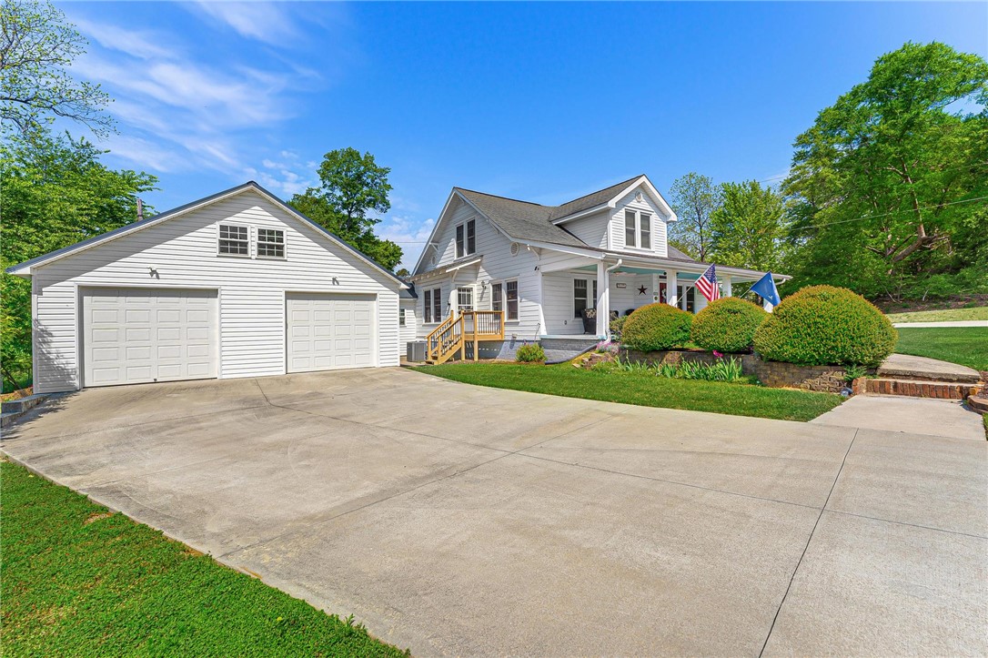 205 Harrison Avenue Walhalla, SC 29691 - Photo 8 of 50