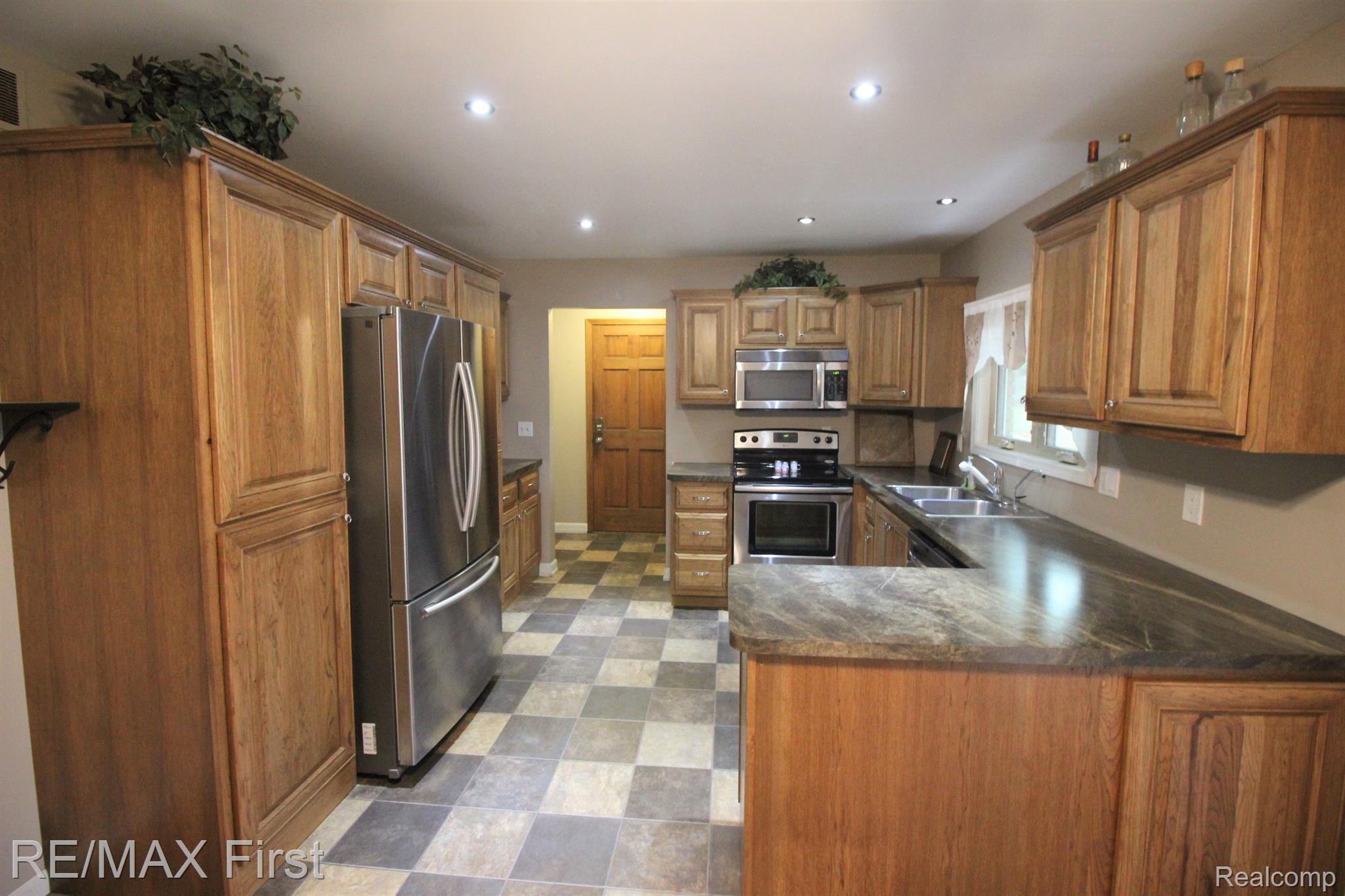 4594 Bishop Road Dryden, MI 48428 - Photo 4 of 43 Gallery Image 4