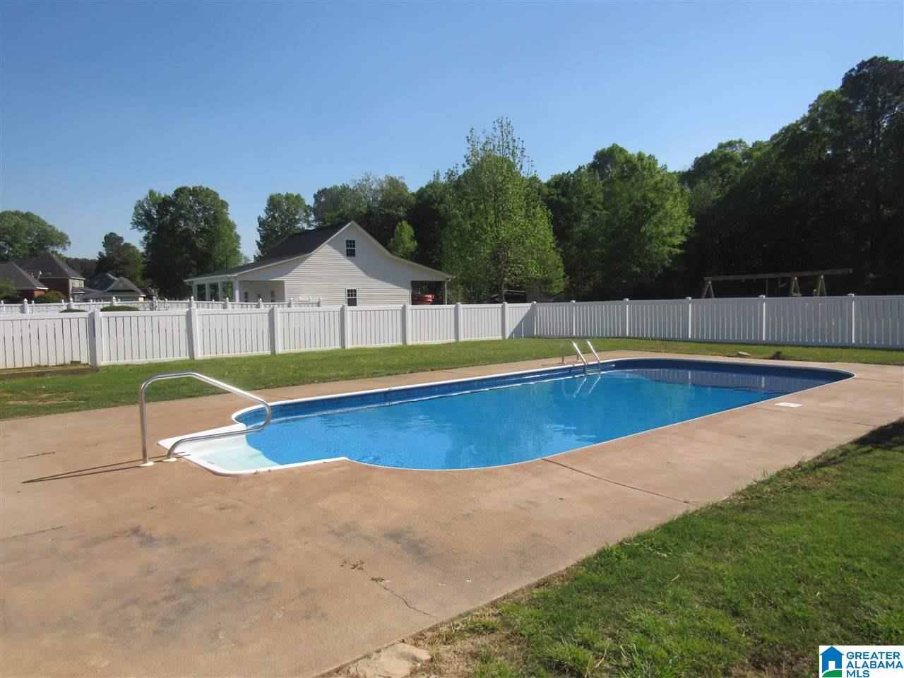 2424 Veranda Trace Gadsden, AL 35903 - Photo 2 of 40