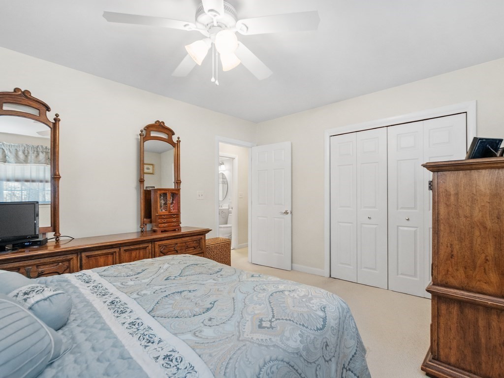 62 Jacqueline Road, Unit 4 Waltham, MA 02452 - Photo 20 of 30 Gallery Image 20