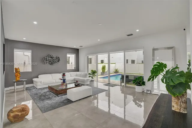 $9,000 | 9995 Northwest 75th Street, Doral, FL 33178