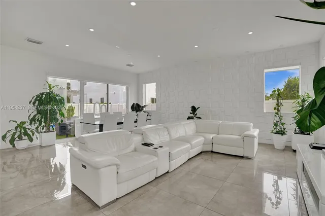 $9,000 | 9995 Northwest 75th Street, Doral, FL 33178