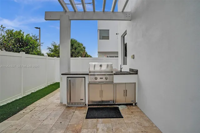 $9,000 | 9995 Northwest 75th Street, Doral, FL 33178