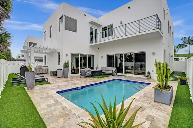 $9,000 | 9995 Northwest 75th Street, Doral, FL 33178