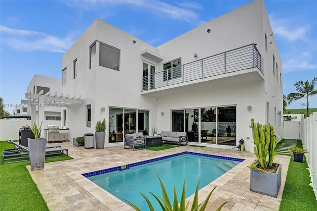 $9,000 | 9995 Northwest 75th Street, Doral, FL 33178