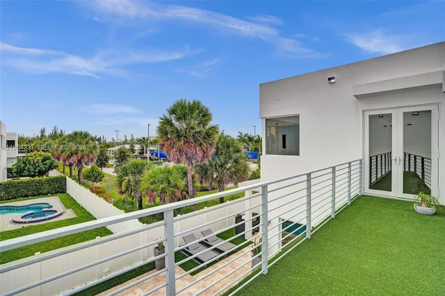 $9,000 | 9995 Northwest 75th Street, Doral, FL 33178