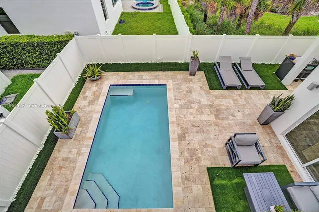 $9,000 | 9995 Northwest 75th Street, Doral, FL 33178