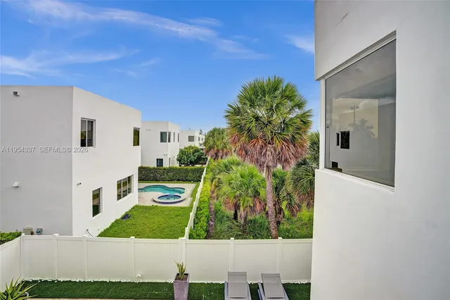 $9,000 | 9995 Northwest 75th Street, Doral, FL 33178