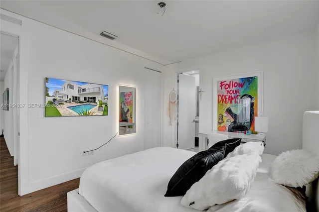 $9,000 | 9995 Northwest 75th Street, Doral, FL 33178