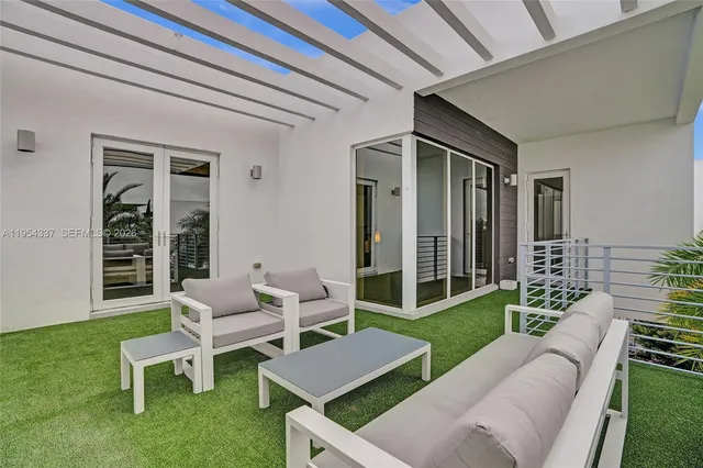 $9,000 | 9995 Northwest 75th Street, Doral, FL 33178