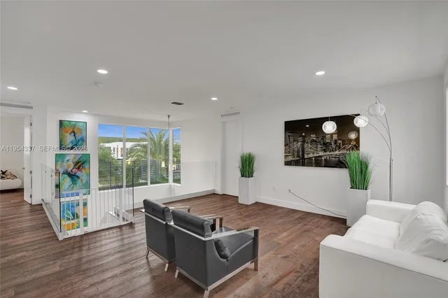 $9,000 | 9995 Northwest 75th Street, Doral, FL 33178