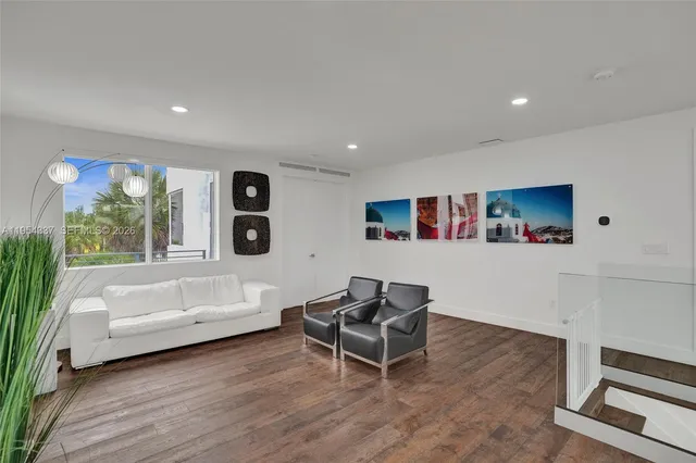 $9,000 | 9995 Northwest 75th Street, Doral, FL 33178