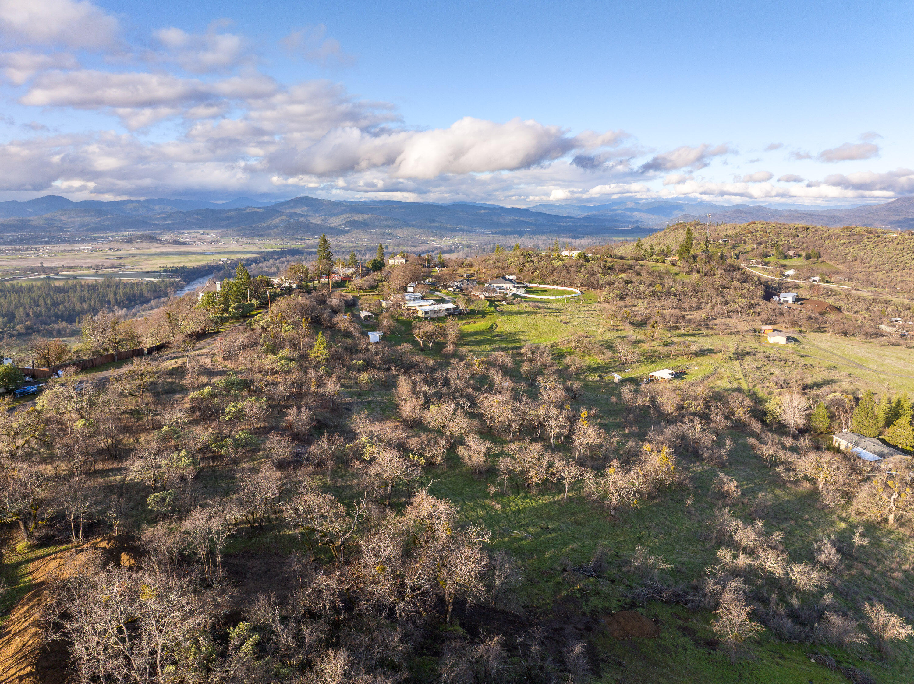 445 Mt Castle Drive Eagle Point, OR 97524 - Photo 5 of 23 445MtCastleDr-019