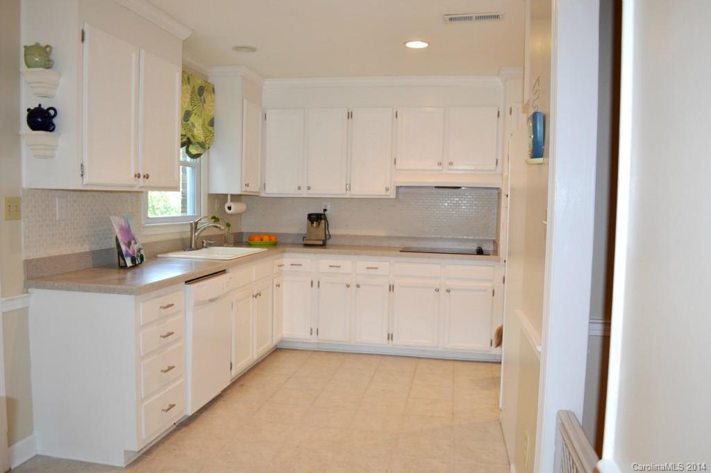 2610 Lilly Mill Road Charlotte, NC 28210 - Photo 3 of 24 Gallery Image 3