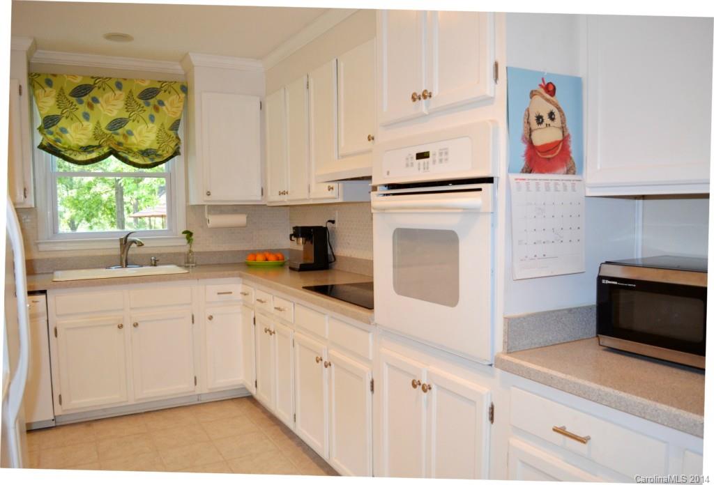 2610 Lilly Mill Road Charlotte, NC 28210 - Photo 6 of 24 Gallery Image 6
