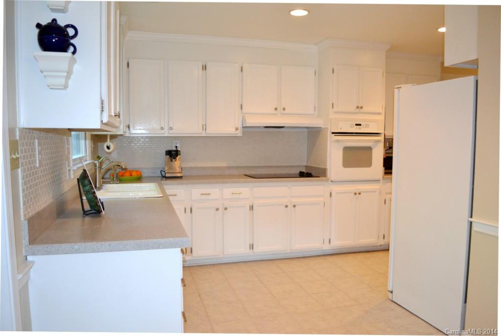2610 Lilly Mill Road Charlotte, NC 28210 - Photo 8 of 24 Gallery Image 8