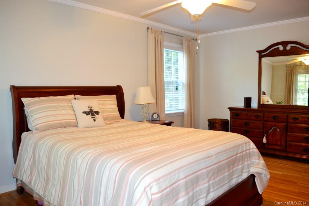 2610 Lilly Mill Road Charlotte, NC 28210 - Photo 10 of 24 Gallery Image 10
