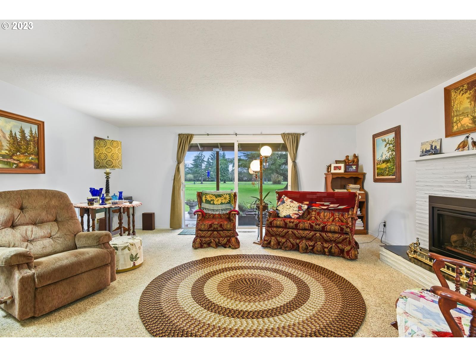 1755 Princeton Road Woodburn, OR 97071 - Photo 9 of 23 Living Room