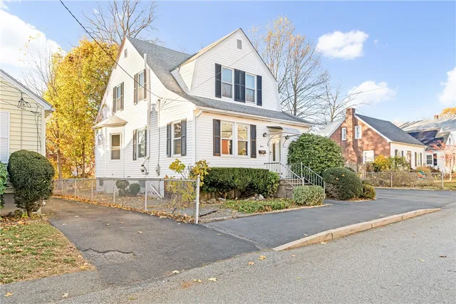 $2,800 | 12 Lookout Avenue, North Providence, RI 02911