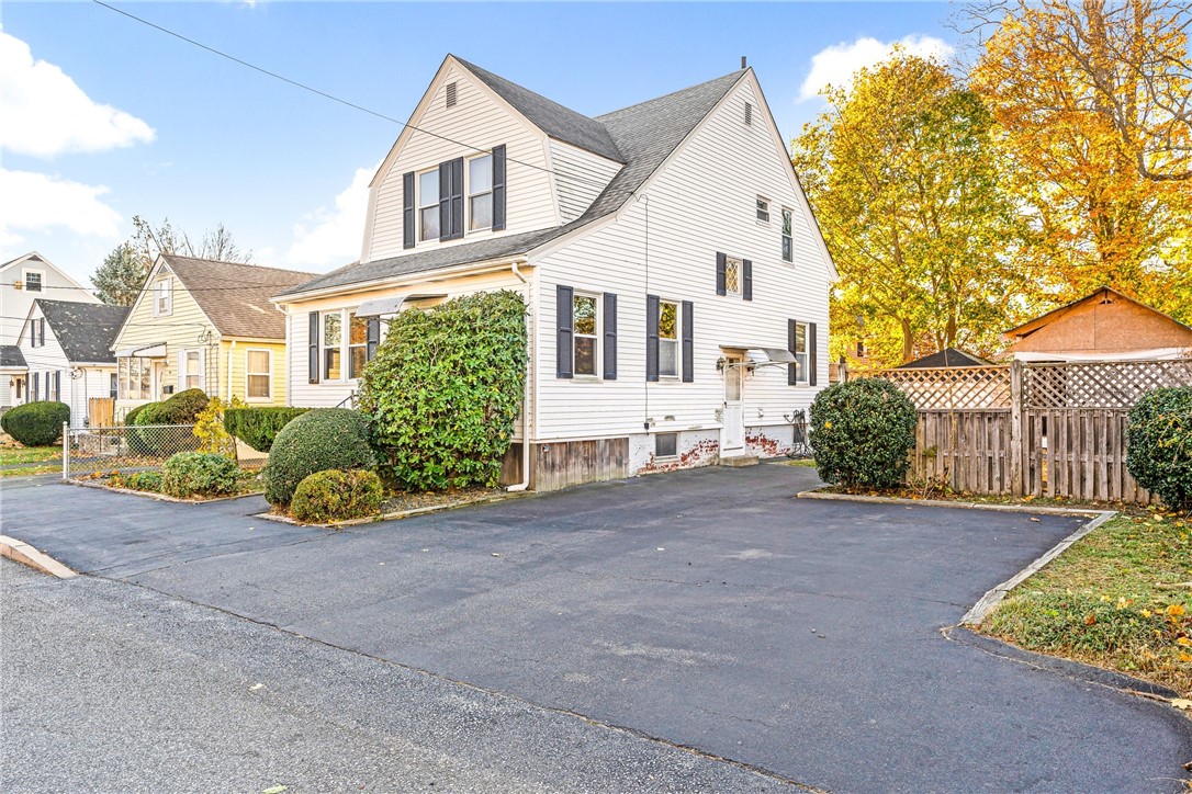 12 Lookout Avenue North Providence, RI 02911 - Photo 4 of 26