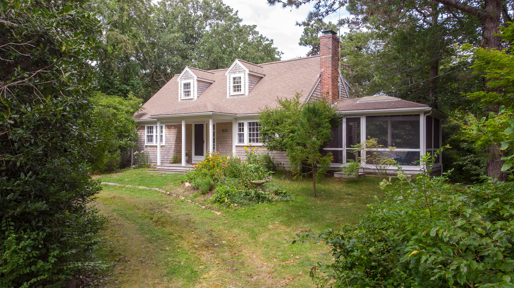 42 Scarsdale Road Dennis, MA 02638 - Photo 1 of 47 House and Drive