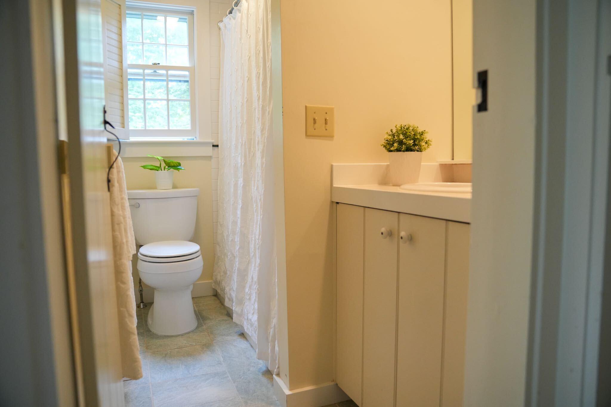 42 Scarsdale Road Dennis, MA 02638 - Photo 19 of 47 Main bath