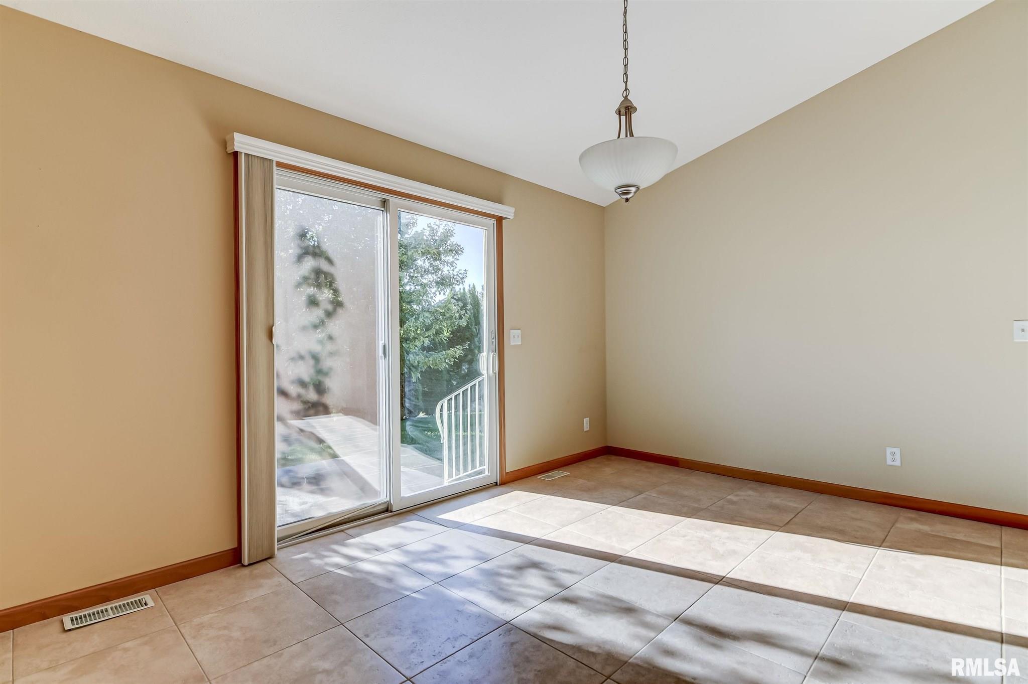 2709 Rutherford Trek Springfield, IL 62711 - Photo 17 of 39 Gallery Image 17