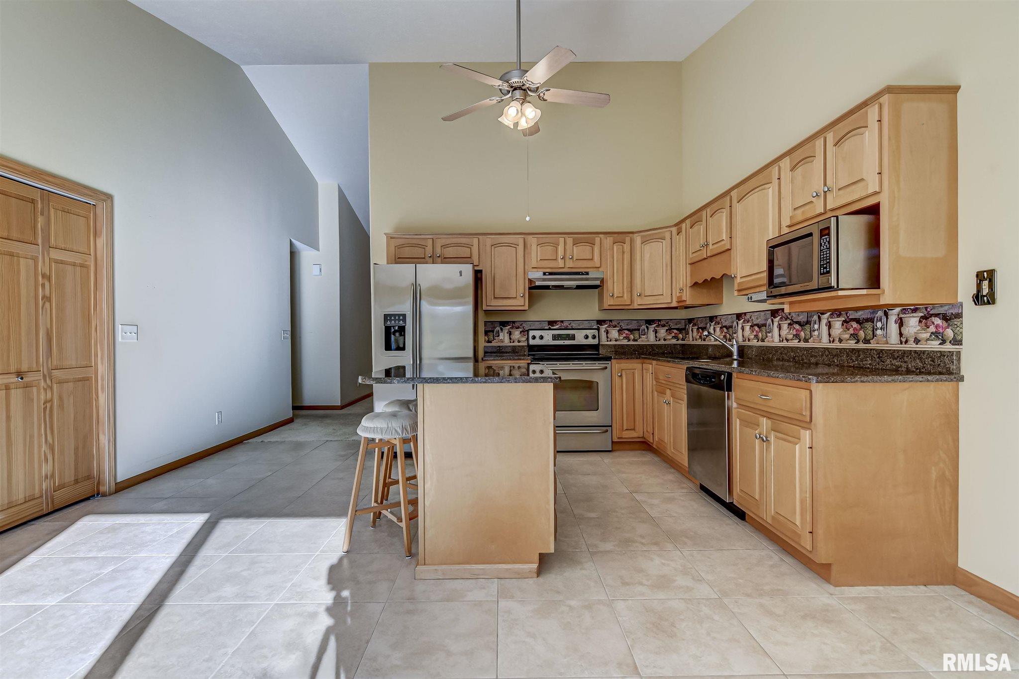 2709 Rutherford Trek Springfield, IL 62711 - Photo 8 of 39 Gallery Image 8