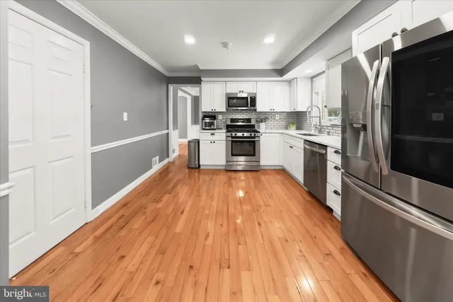 $1,300,000 | 10712 Gainsborough Road, Potomac, MD 20854