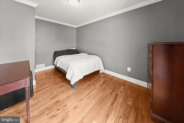 $1,300,000 | 10712 Gainsborough Road, Potomac, MD 20854