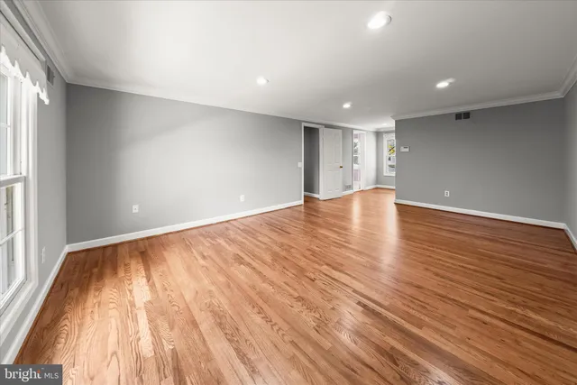 $1,300,000 | 10712 Gainsborough Road, Potomac, MD 20854