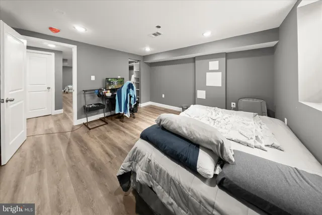 $1,300,000 | 10712 Gainsborough Road, Potomac, MD 20854