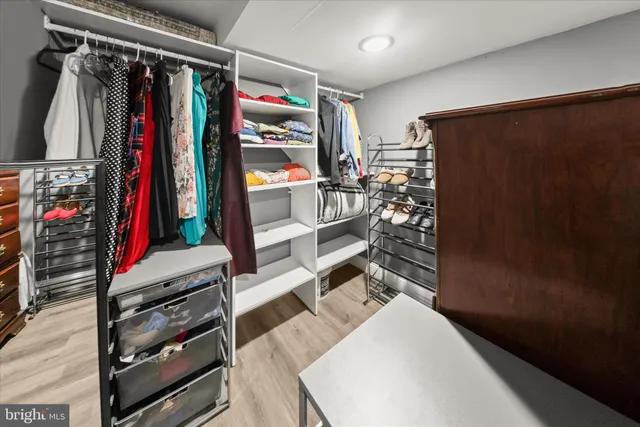 $1,300,000 | 10712 Gainsborough Road, Potomac, MD 20854