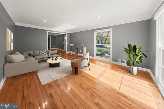 $1,300,000 | 10712 Gainsborough Road, Potomac, MD 20854