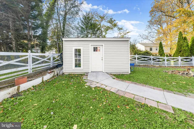 $1,300,000 | 10712 Gainsborough Road, Potomac, MD 20854