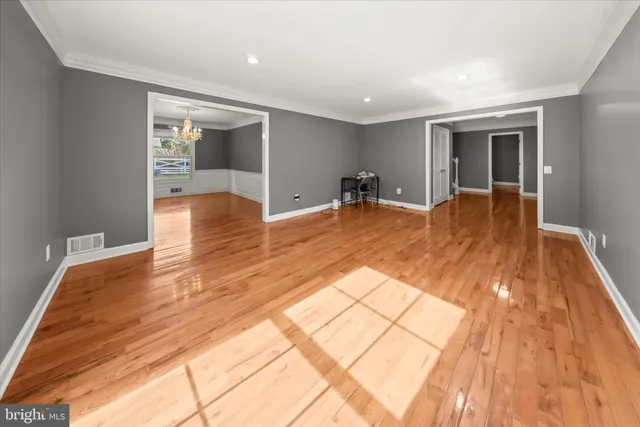 $1,300,000 | 10712 Gainsborough Road, Potomac, MD 20854