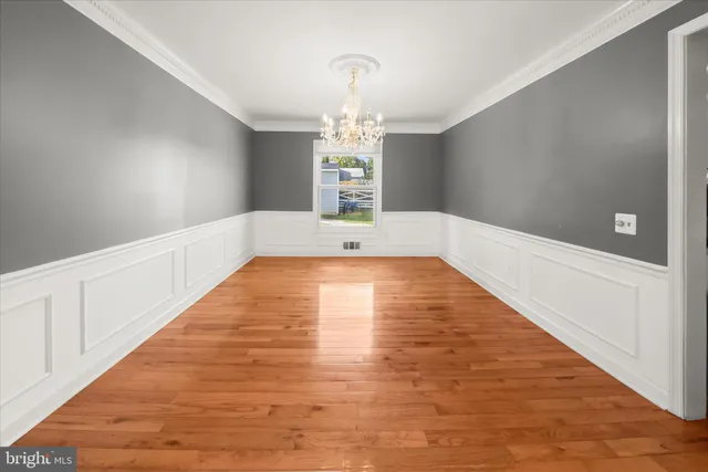 $1,300,000 | 10712 Gainsborough Road, Potomac, MD 20854