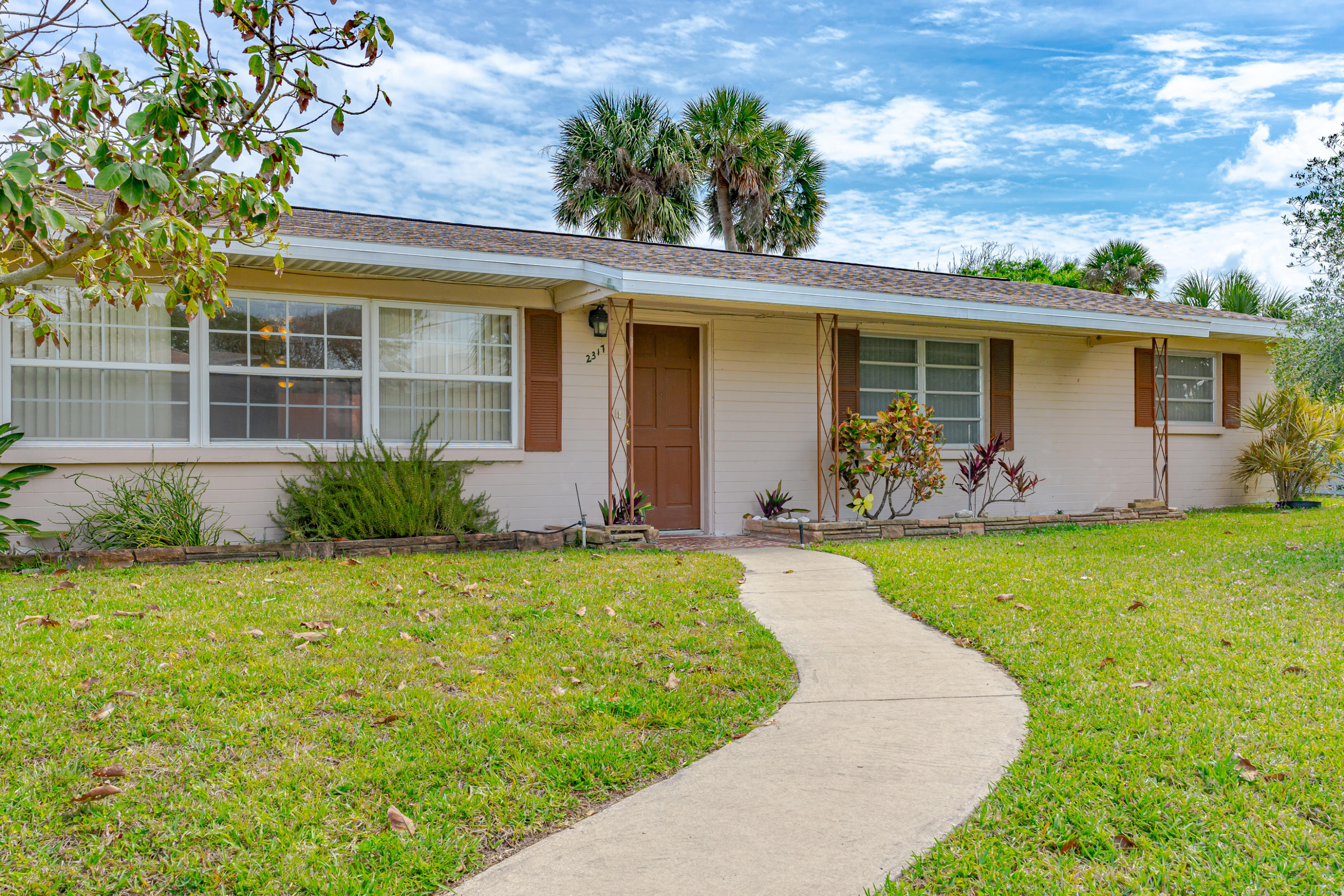 2317 Crescent Ridge Road Daytona Beach, FL 32118 - Photo 1 of 34 2817 Crescent-7