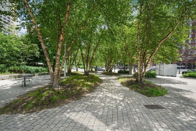 $700,000 | 85 East India Row, Unit 32H, Boston, MA 02110