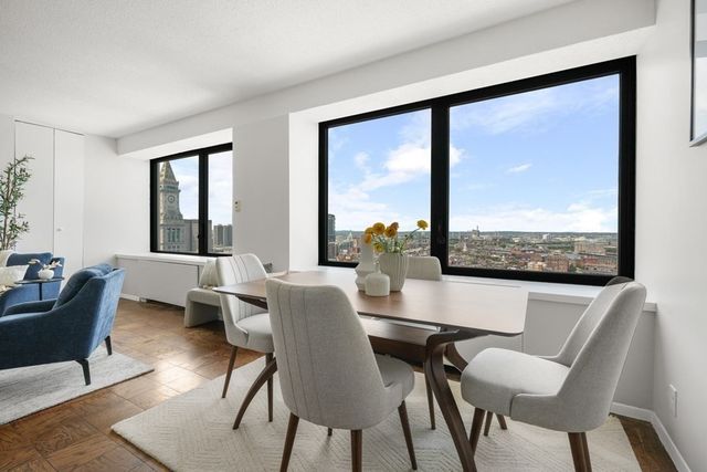 $700,000 | 85 East India Row, Unit 32H, Boston, MA 02110