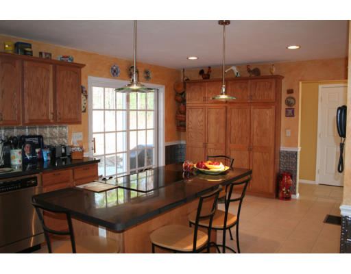 335 Mendon Road Northbridge, MA 01534 - Photo 6 of 20 Gallery Image 6