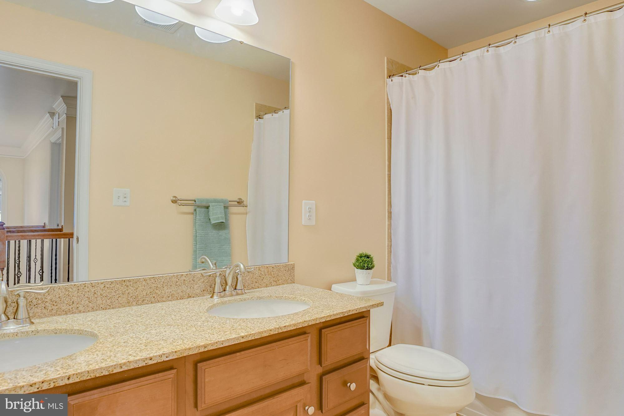 8172 Counselor Road Manassas, VA 20112 - Photo 38 of 59 Upper level bathroom